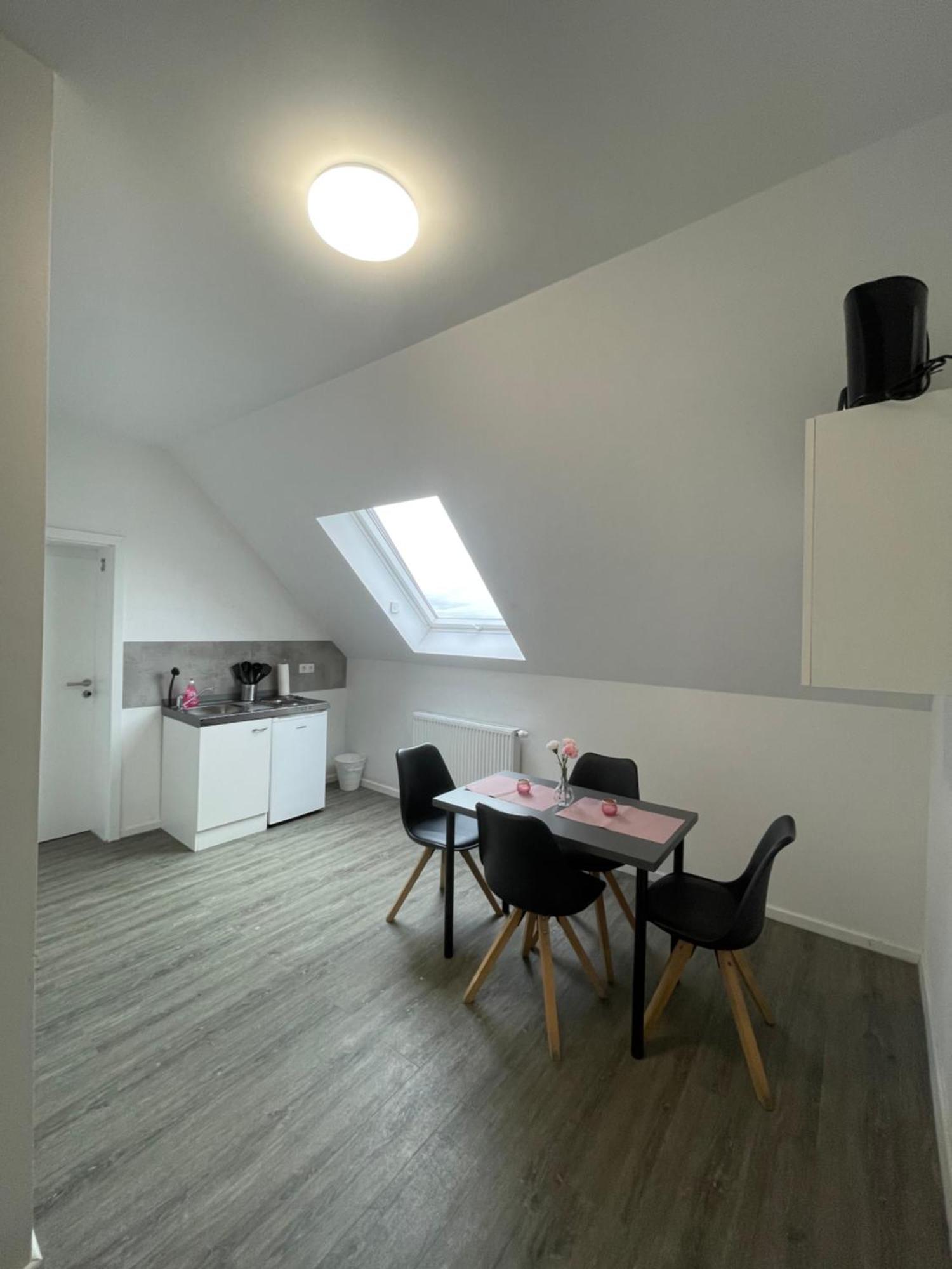 Comfortable Hostel In Wesseling Exterior photo